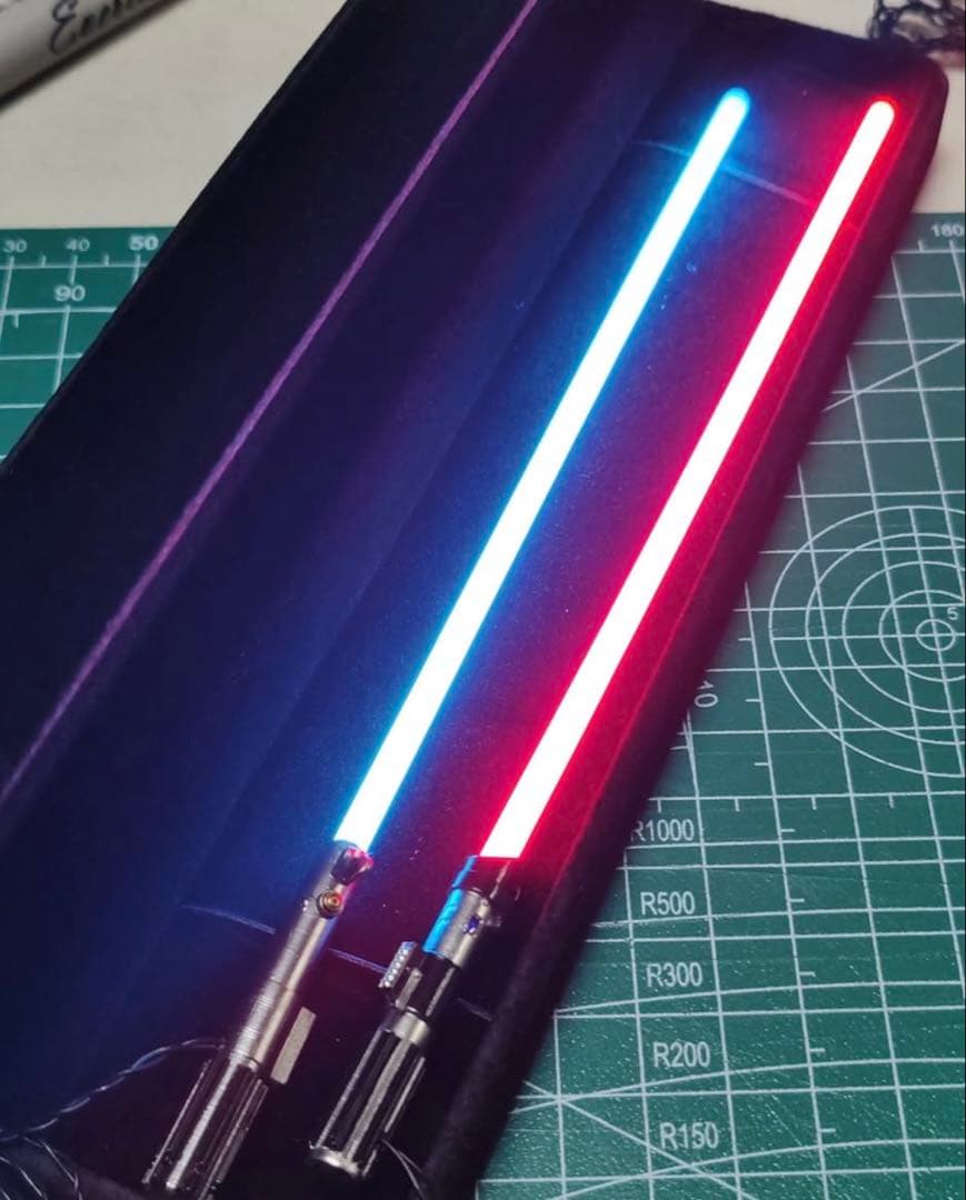 ホットトイズ　ダース ベイダー　カスタムLEDライトセーバー