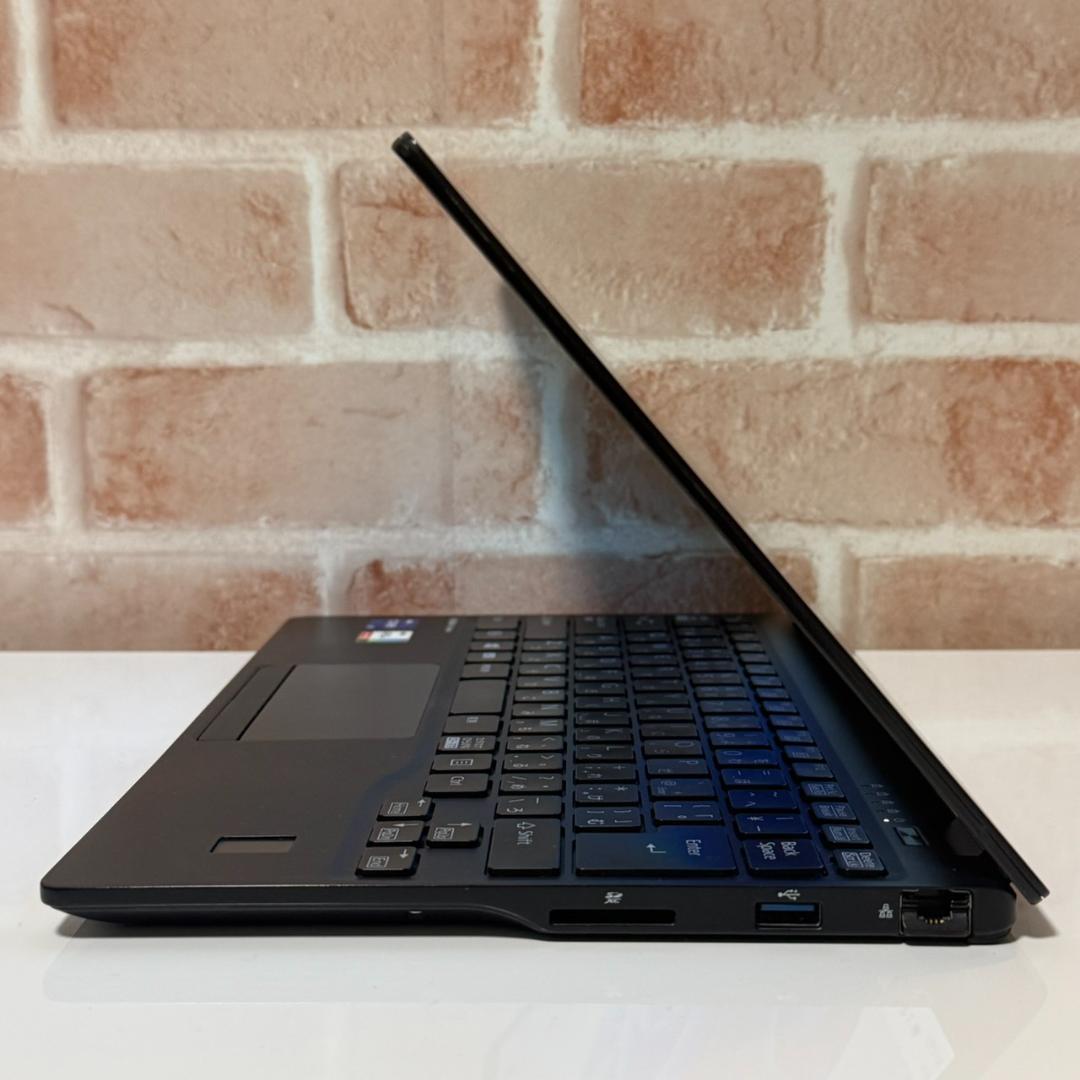 ★超軽量708g★ 2021年製 第11世代Corei5 美品 富士通 G92