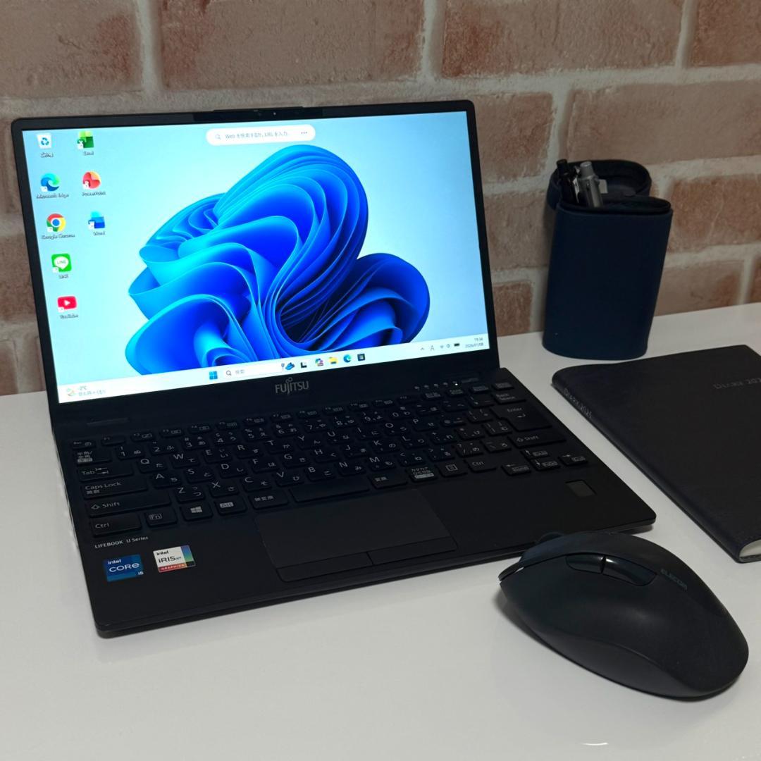 ★超軽量708g★ 2021年製 第11世代Corei5 美品 富士通 G92