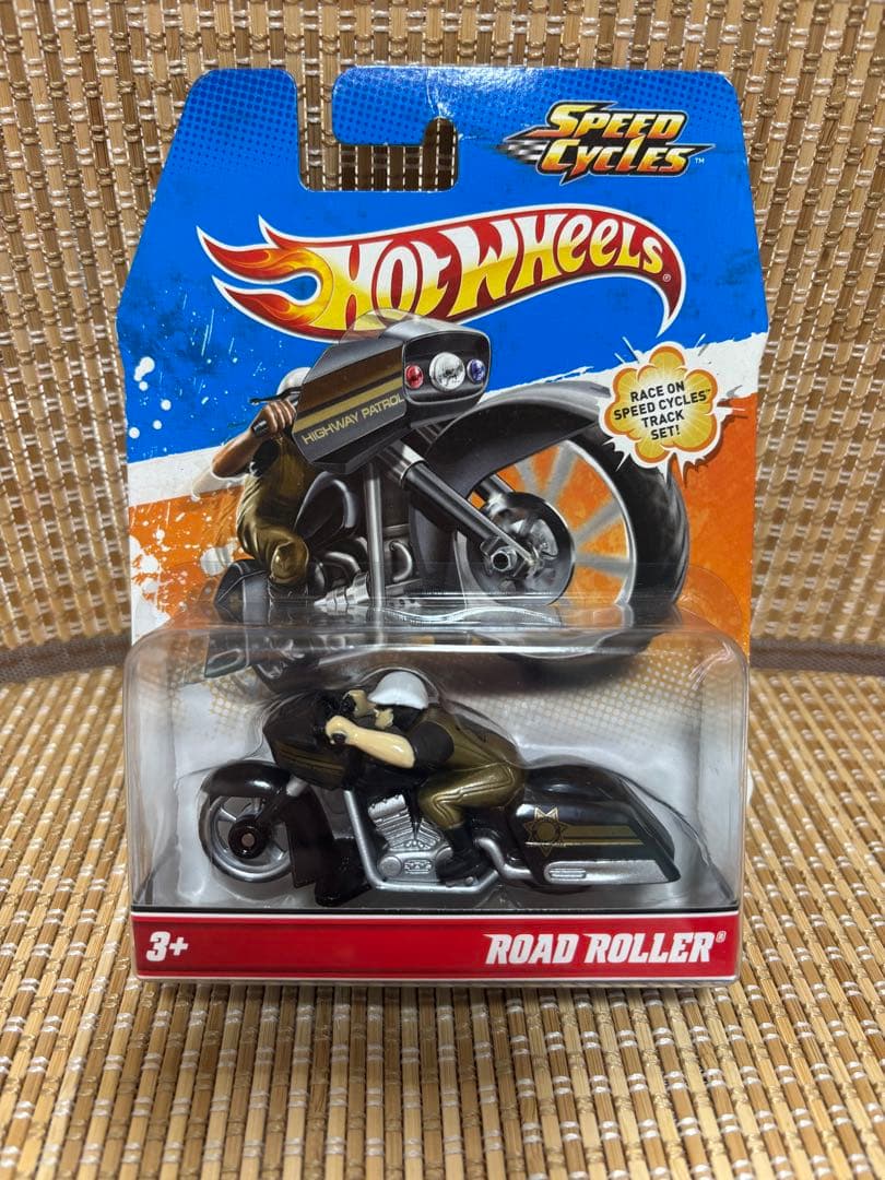 激レア品！ Hot Wheels ROAD ROLLER ミニカー 人付きバイク