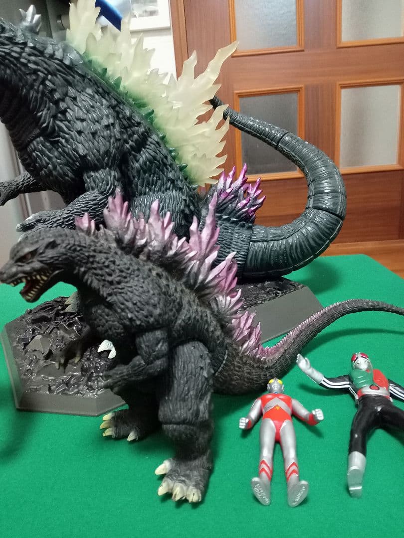 ゴジラ2体・キングコング・ウルトラマン、仮面ライダー フィギュアセット美品