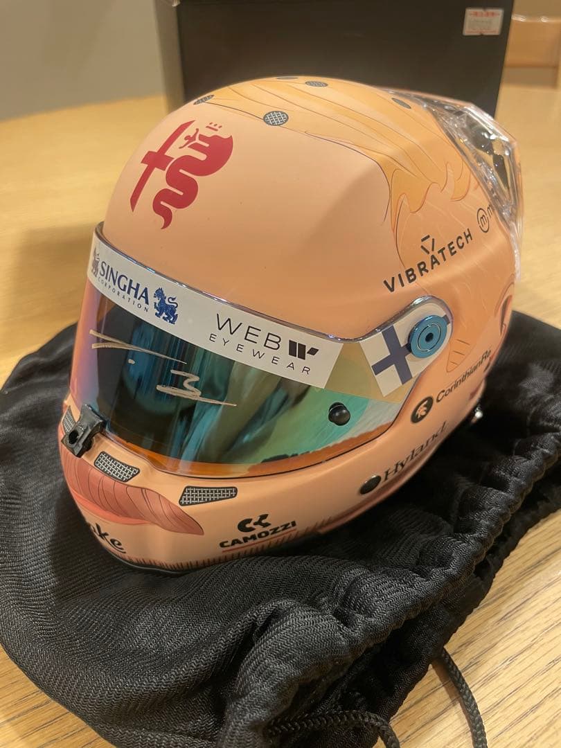 V.ボッタス　直筆サイン入りヘルメット