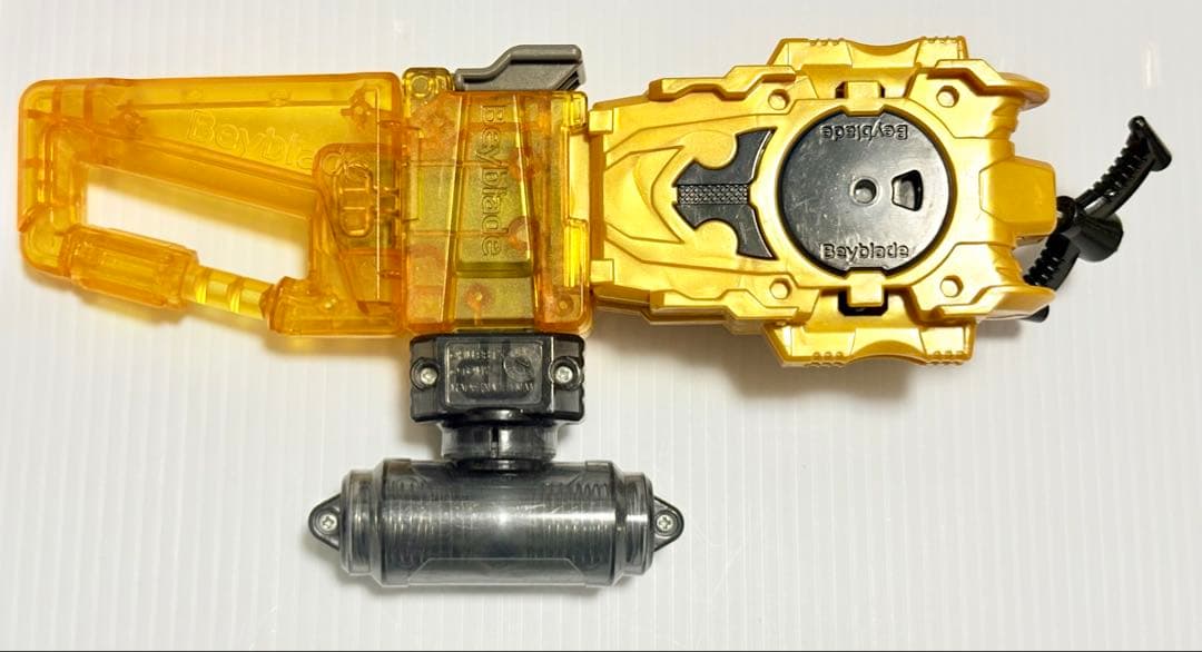 ベイブレードバースト 歴代ファブニル シューター付き シール付き 説明文必読