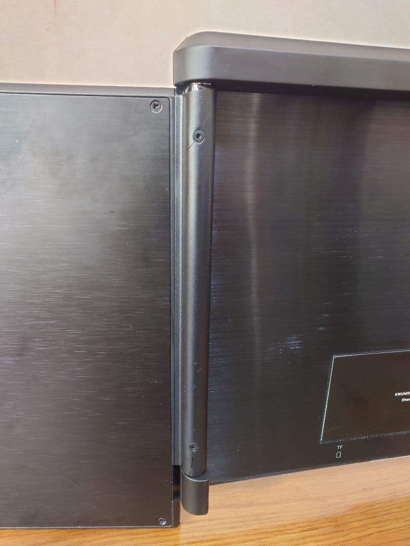 Kwumsy Proトリプルポータブルモニター