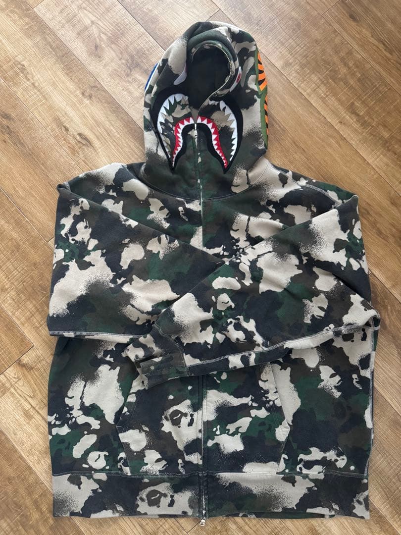 迷彩柄 シャークデザイン パーカー