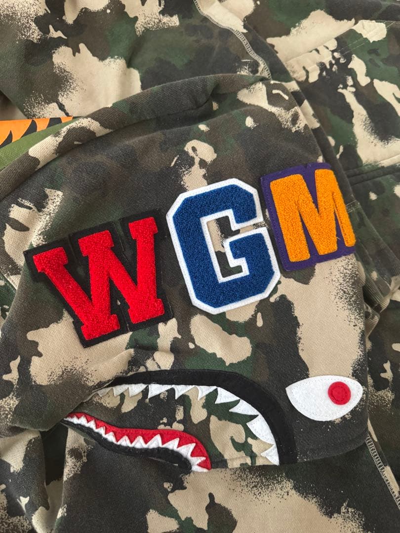 迷彩柄 シャークデザイン パーカー