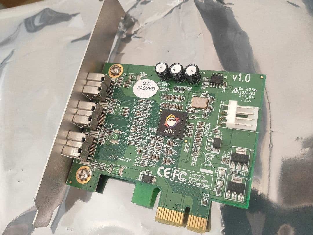 V10 PCI Express 拡張カード 3ポート