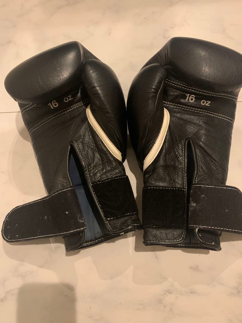 Winning ボクシンググローブ 16 oz ブラック