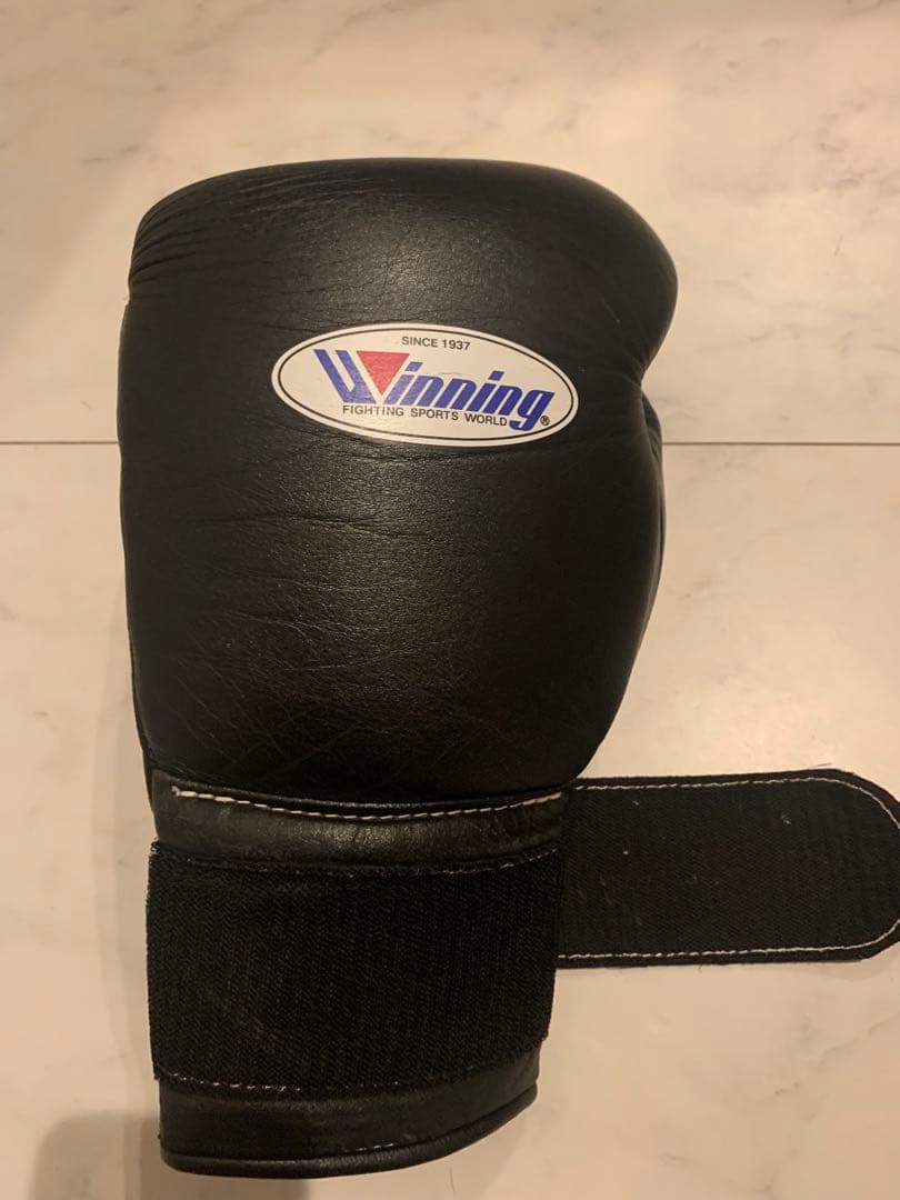 Winning ボクシンググローブ 16 oz ブラック