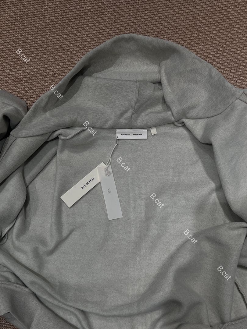 FEAR OF GOD ESSENTIALSジップアップ パーカー薄い灰色dye