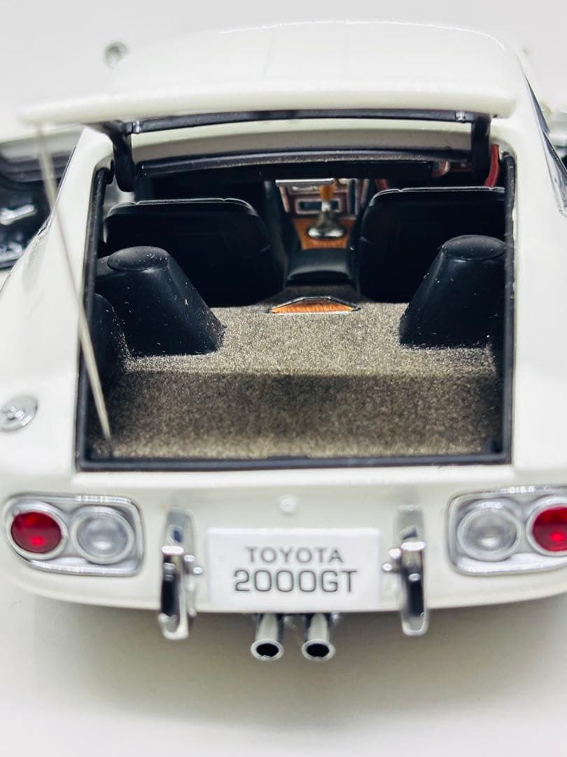 パ*ル様 1/18 AUTO art オートアート トヨタ 2000GT 大型精