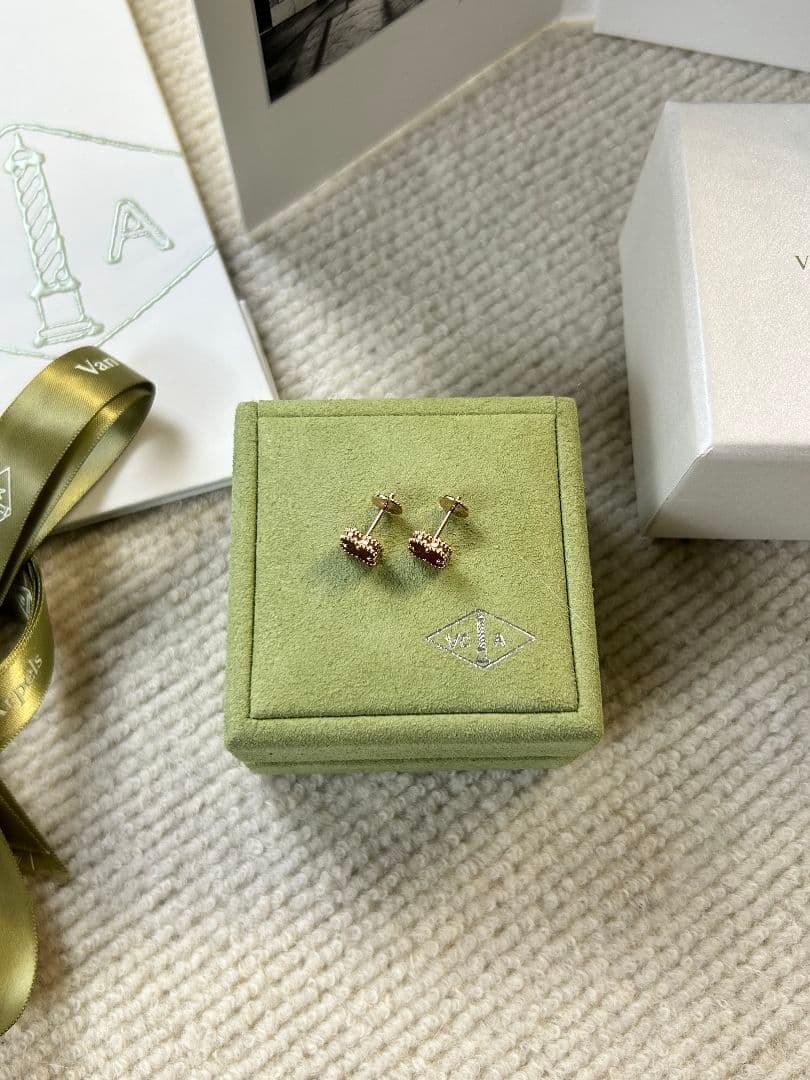 美品 ヴァンクリーフ&アーペル スウィート アルハンブラ ピアス カーネリアン