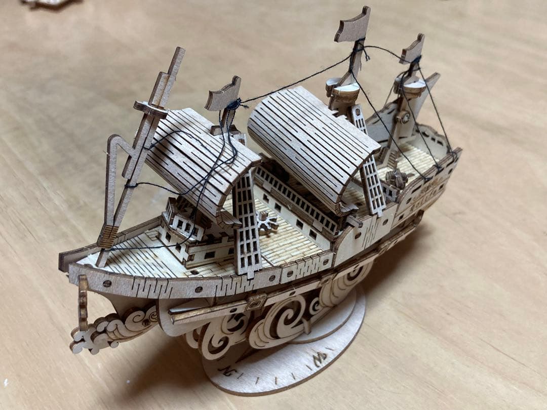 Robotime社木製パズル ピアノ、サックス、ドラム 機関車、帆船、飛行船ほか