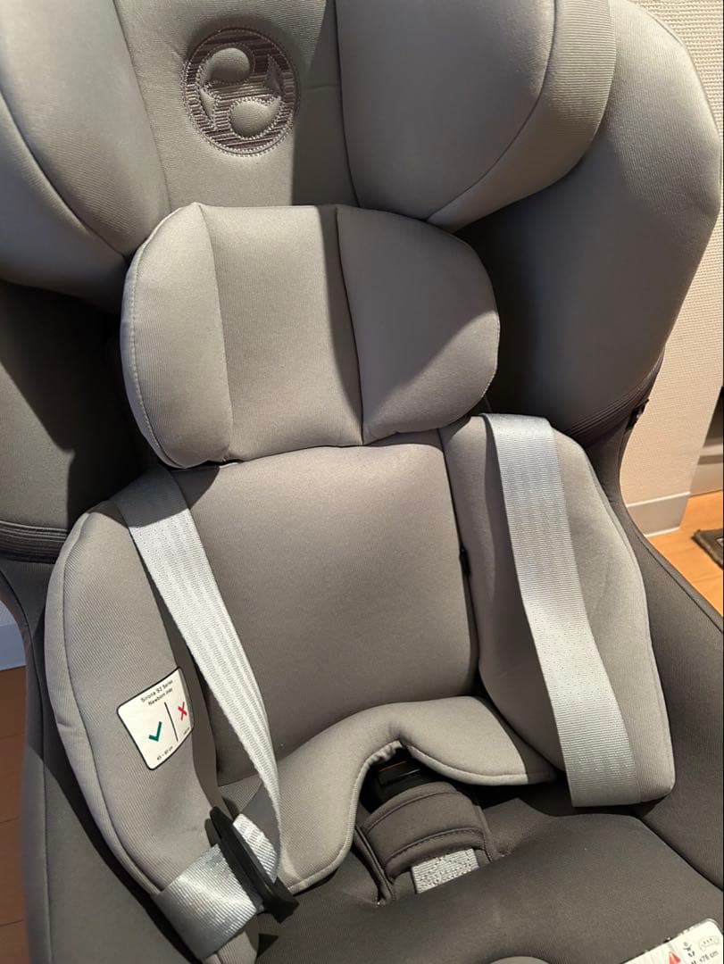 美品　cybex 車用チャイルドシート グレー