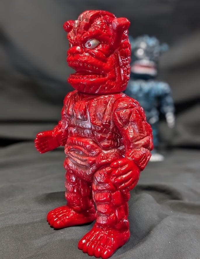 ダストマン黒色＆赤色「スペクトルマン」登場怪獣（マスダヤ復刻）ソフビ２体セット