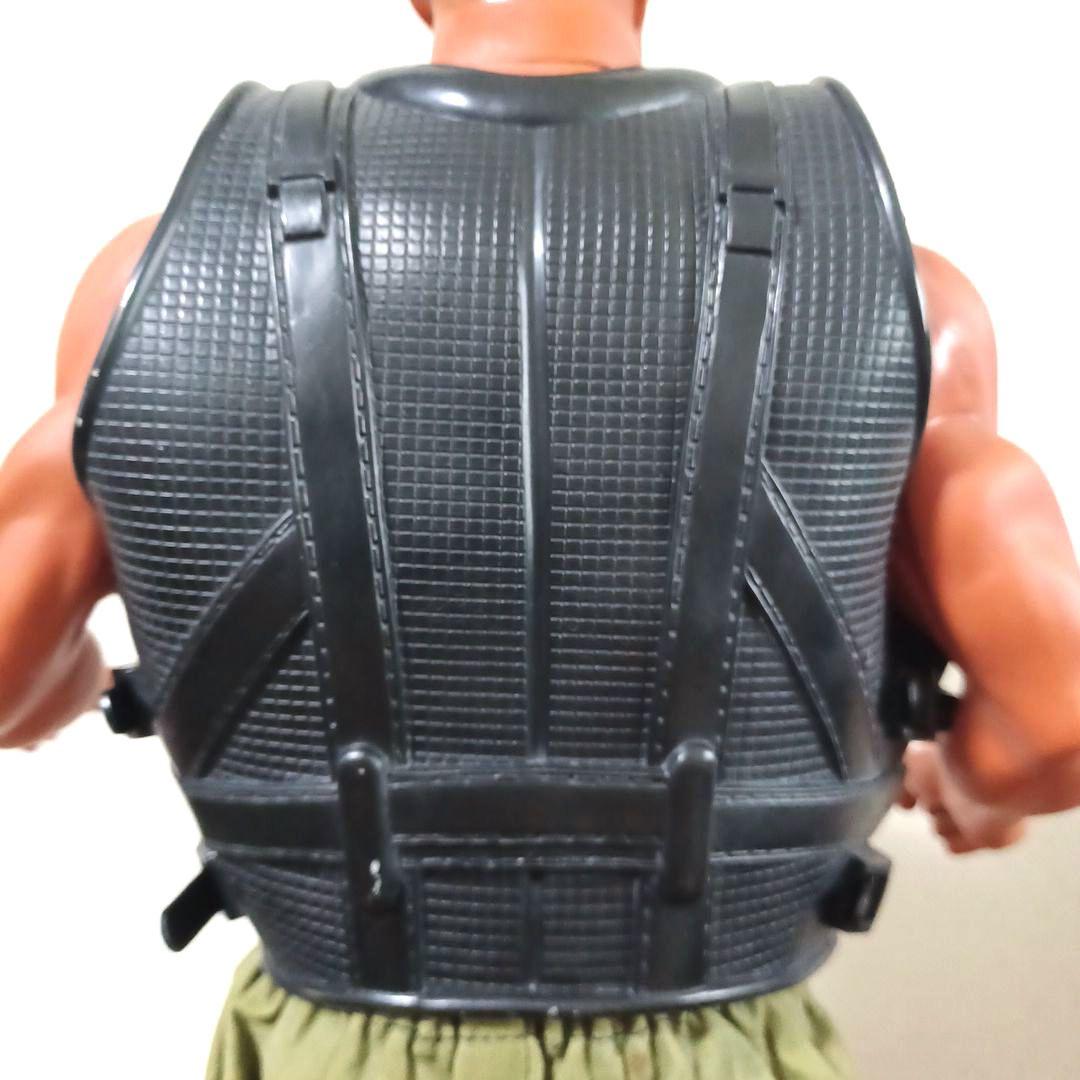 映画「コマンド―」アーノルド・シュワルツェネッガー演　可動式フィギュア