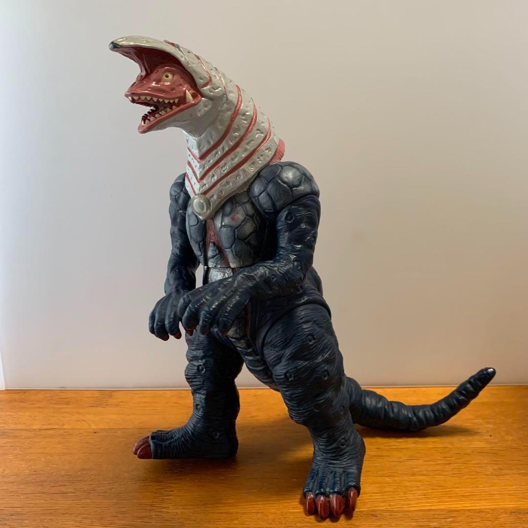 M082❀ウルトラマン ティガ ゴルサ ソフビ フィギュア 硬質 希少レア