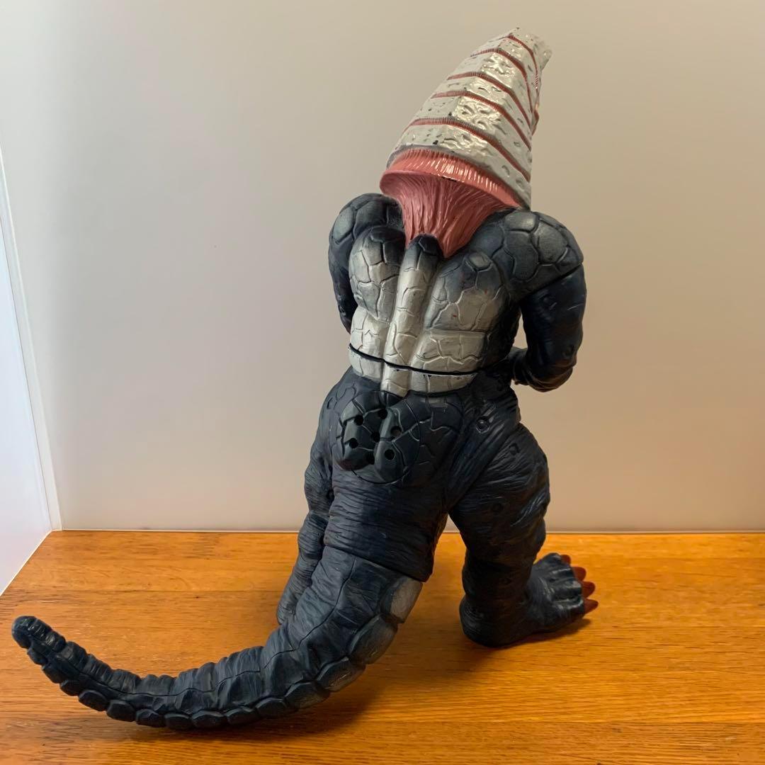 M082❀ウルトラマン ティガ ゴルサ ソフビ フィギュア 硬質 希少レア