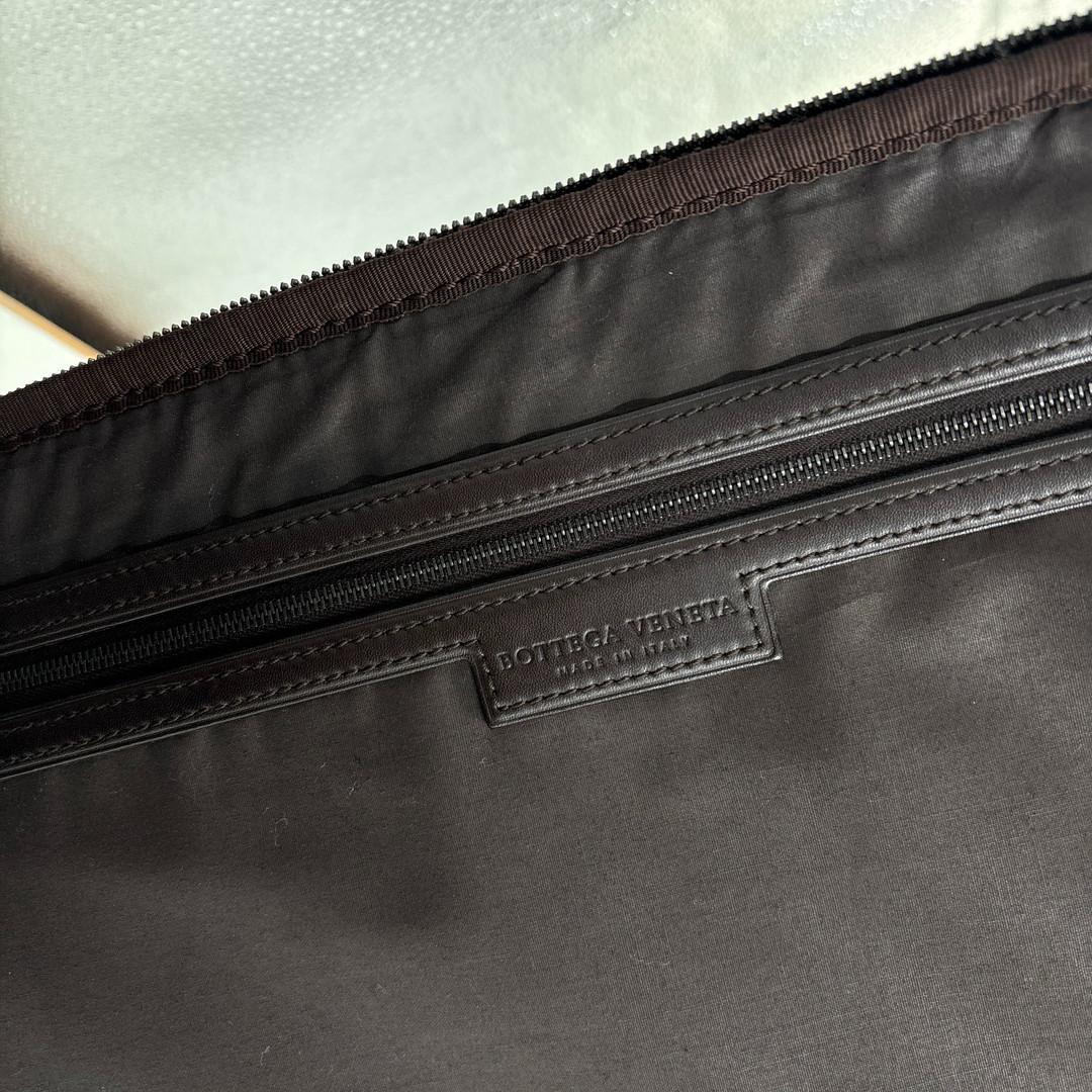 超極美品 ボッテガヴェネタ イントレチャート キャリーバッグ ブラウン メンズ