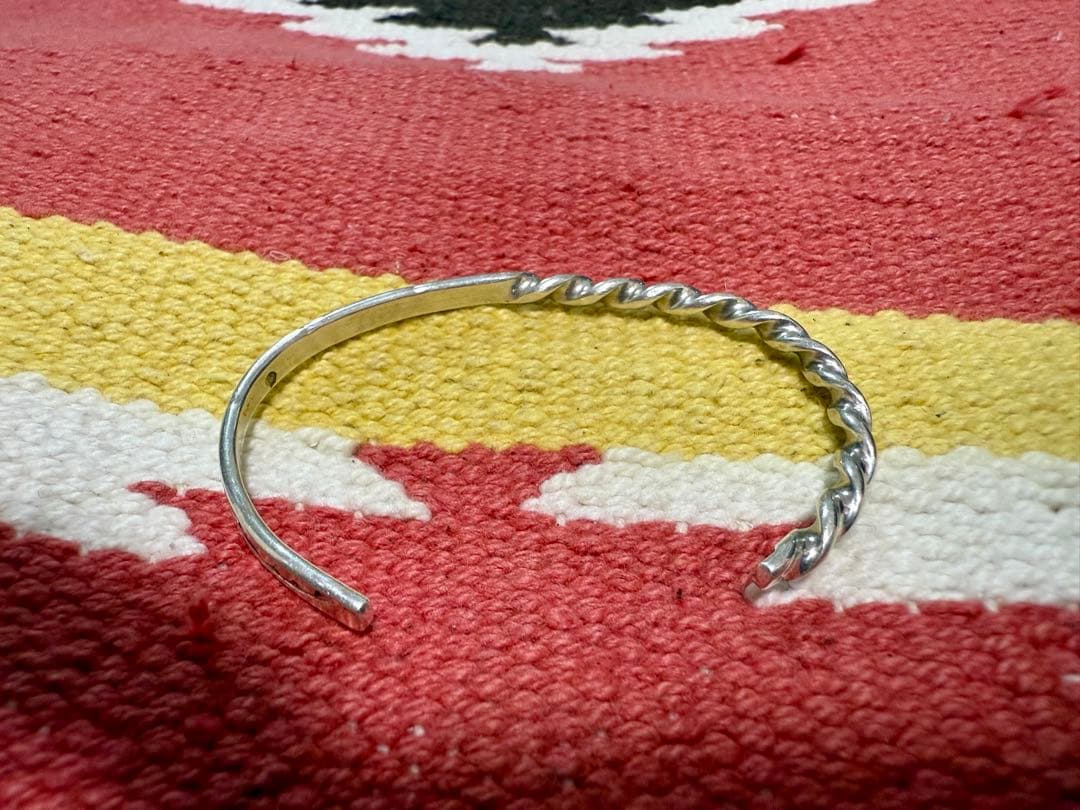 期間限定ナバホ　シルバー　バングル　Elaine Taheインディアンジュエリー