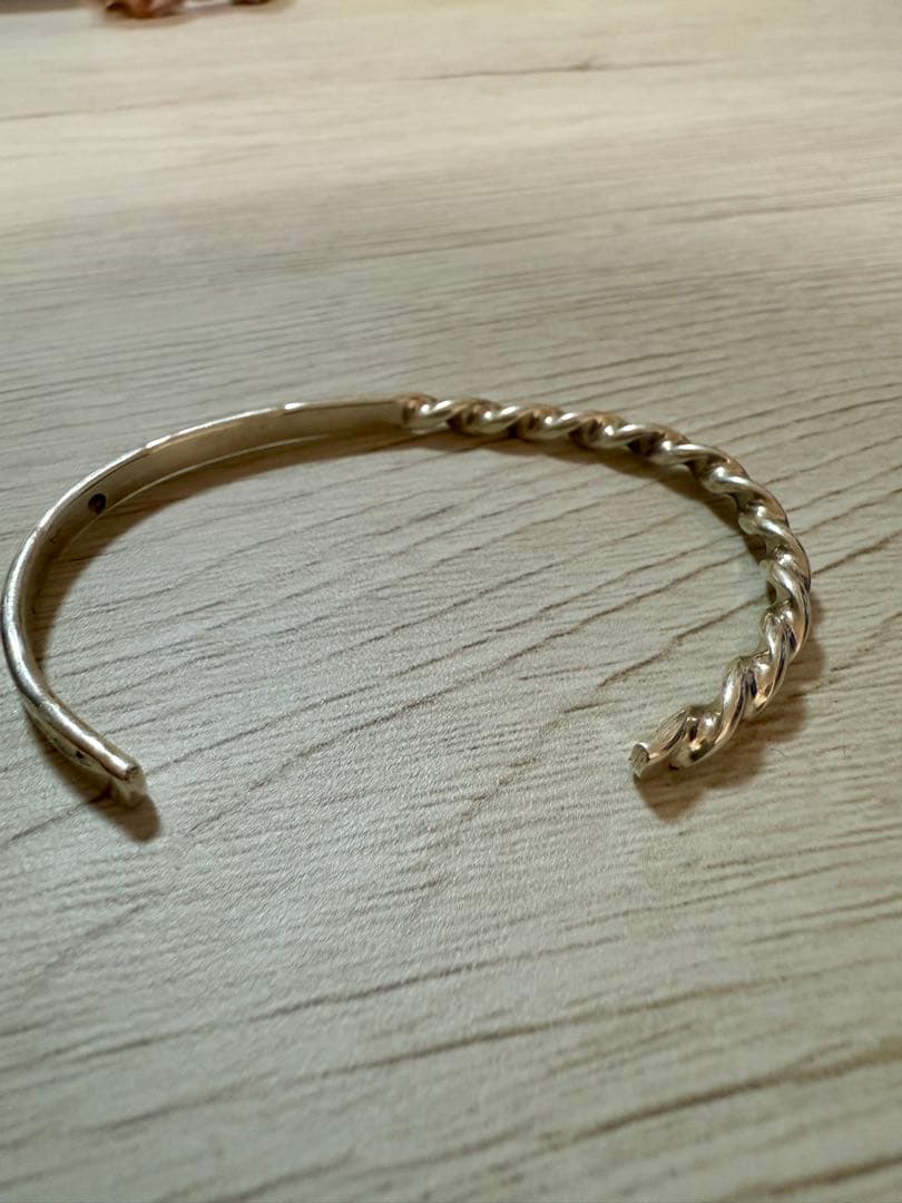 期間限定ナバホ　シルバー　バングル　Elaine Taheインディアンジュエリー