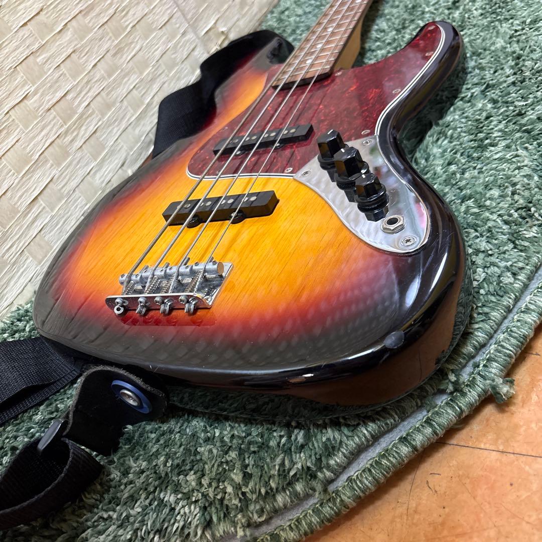 a8 mavis メイビス サンバー エレキベース