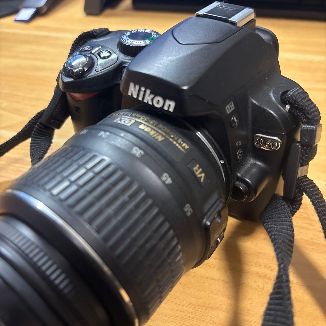 Nikon ニコン デジタル一眼レフカメラ D60 レンズストラップ付き