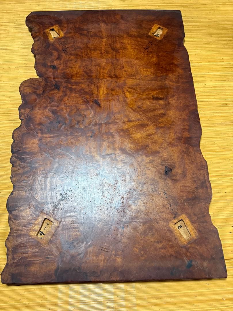 天然木（屋久杉かも）一枚板のテーブル　約165cm x 100cm 厚み6cm