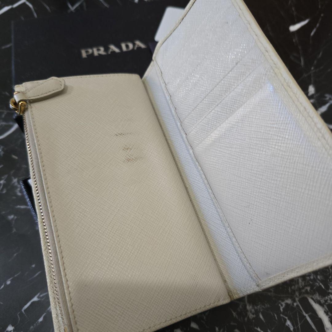 PRADA 二つ折り財布 ベージュ ホワイト サフィアーノ レザー
