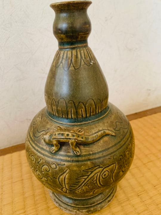 南蛮焼物青磁瓶