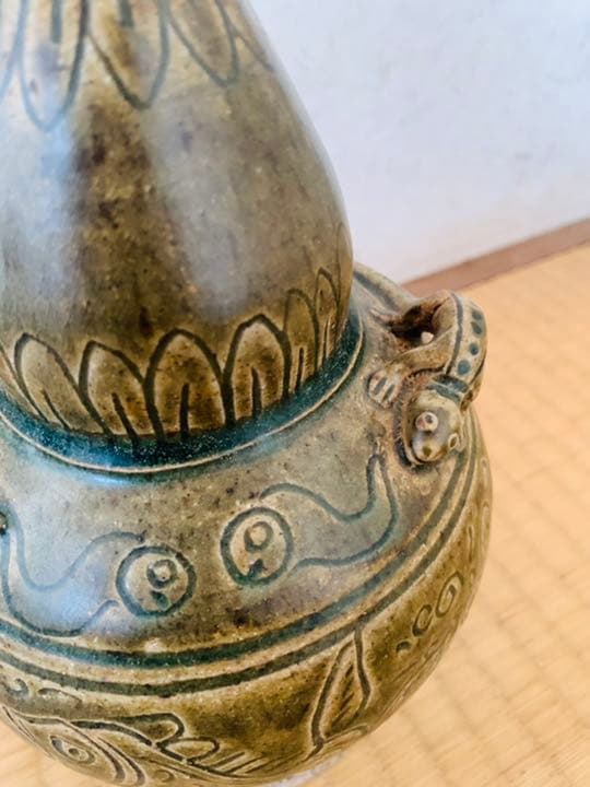 南蛮焼物青磁瓶