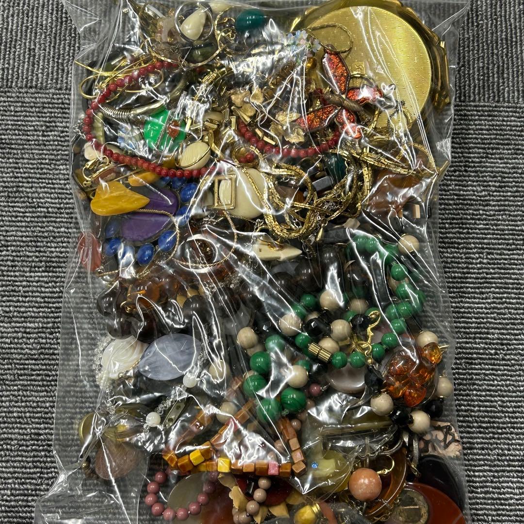 イミテーションアクセサリー まとめ売り 1kg ⑩