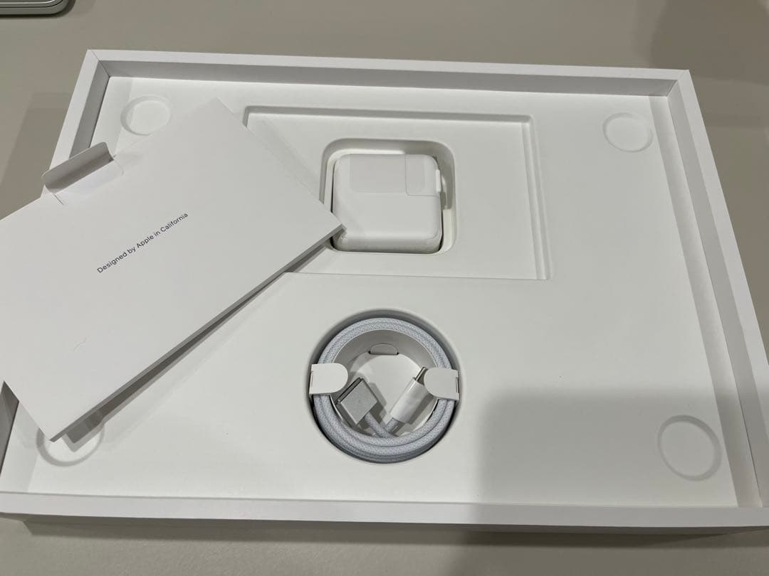 Apple MacBook air M3 8G 256Gシルバー