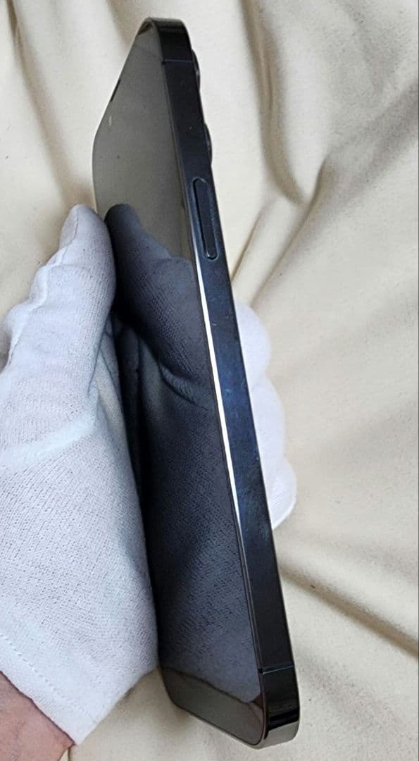 iPhone13ProMax グラファイト 黒 256GB バッテリー残量82%