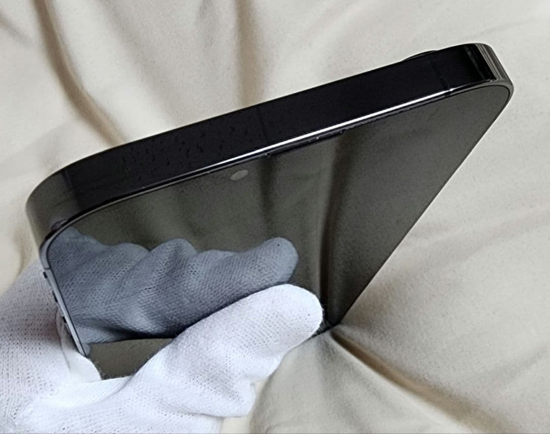 iPhone13ProMax グラファイト 黒 256GB バッテリー残量82%