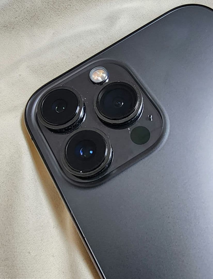 iPhone13ProMax グラファイト 黒 256GB バッテリー残量82%