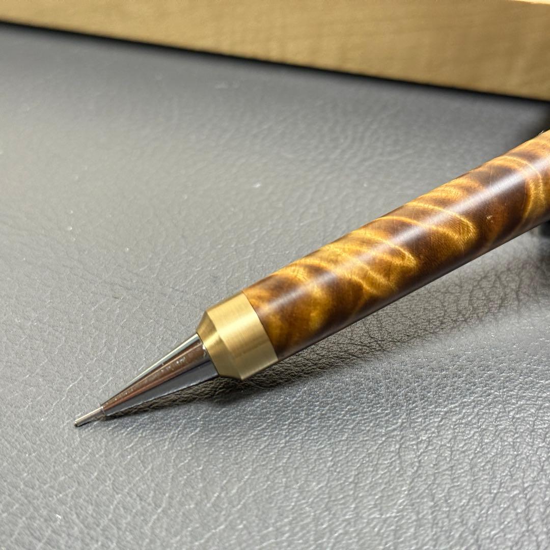 122栃トラ杢スタビ　木製シャーペン　強低重心R 真鍮　ギラギラ杢