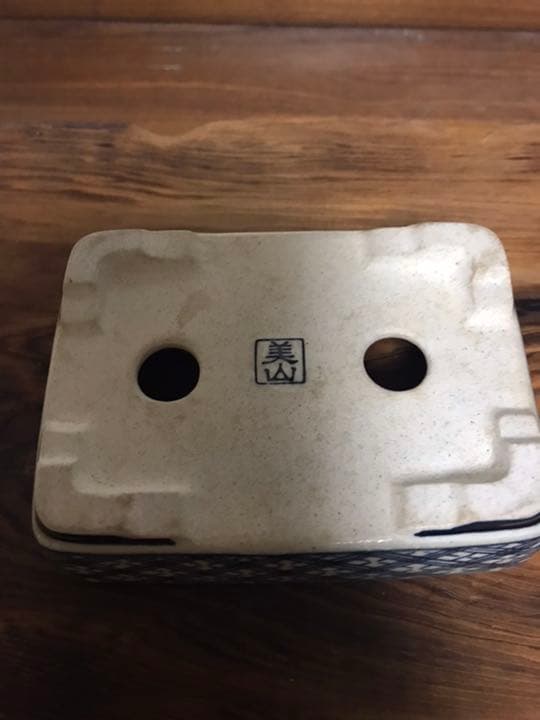 盆栽鉢　松坂美山盆栽鉢長方染付け青文様希少青色落款入り