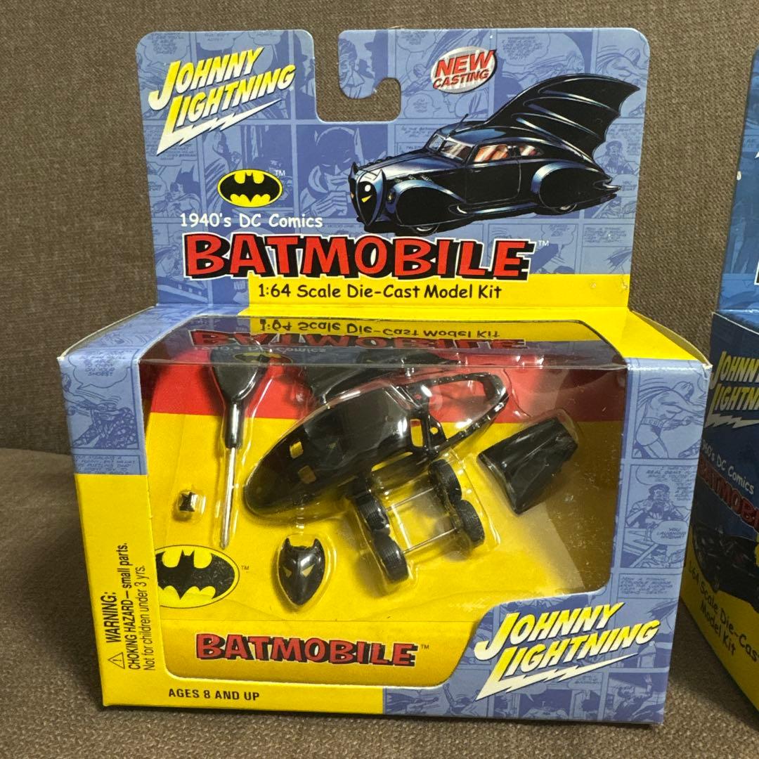 【2個セット】Johnny Lightning バットモービル 1:64