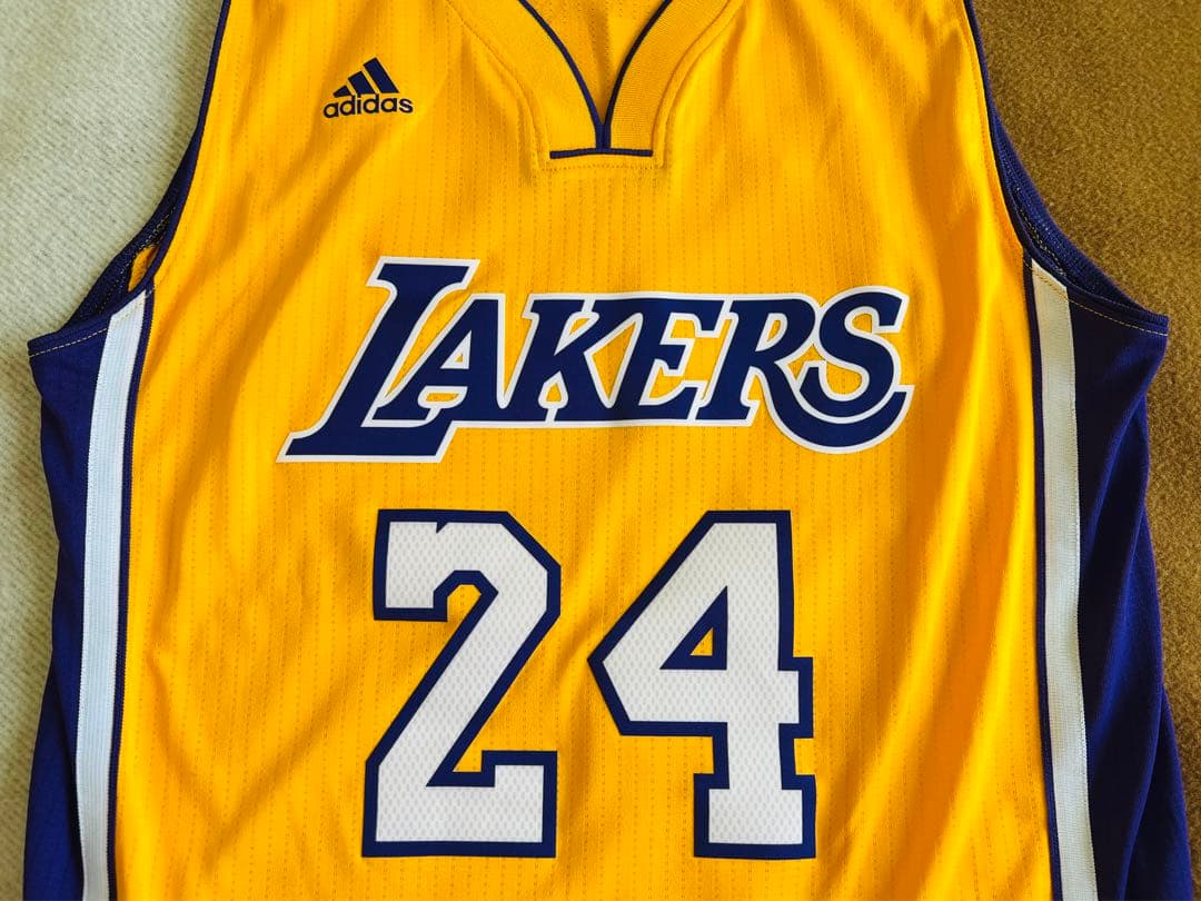 KOBE #24 コービーブライアント　ユニフォーム　レイカーズ