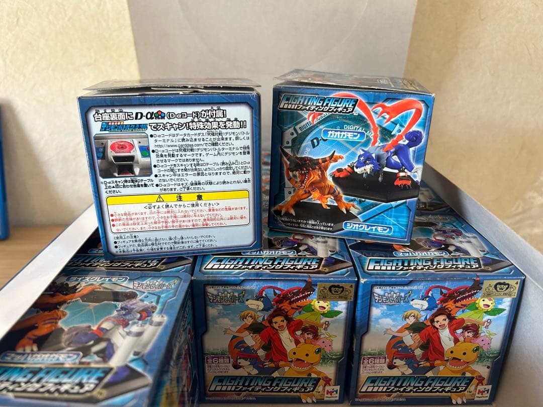 デジモンセイバーズ ファイティングフィギュア　box