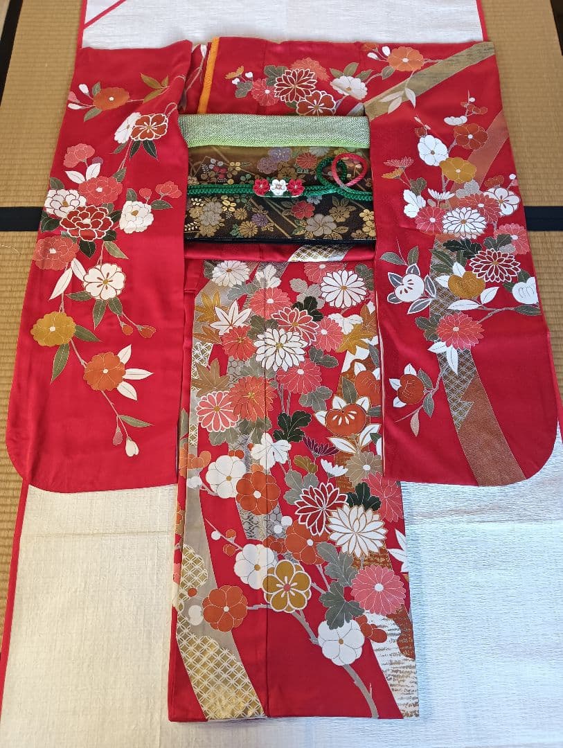 華やか振袖フルセット　赤　古典柄　金駒刺繍　身丈161.5 裄 65　お値打ち