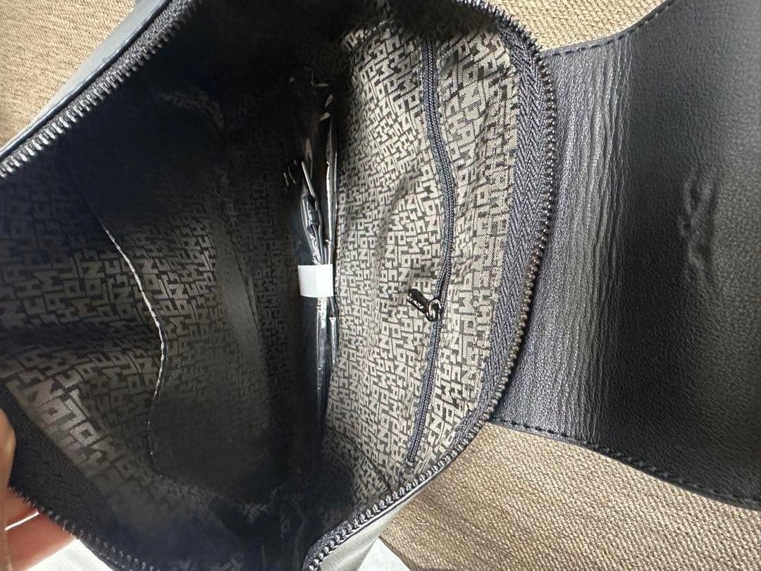 LONGCHAMPロンシャンHOBO プリアージュ シティ クロスボディバッグ