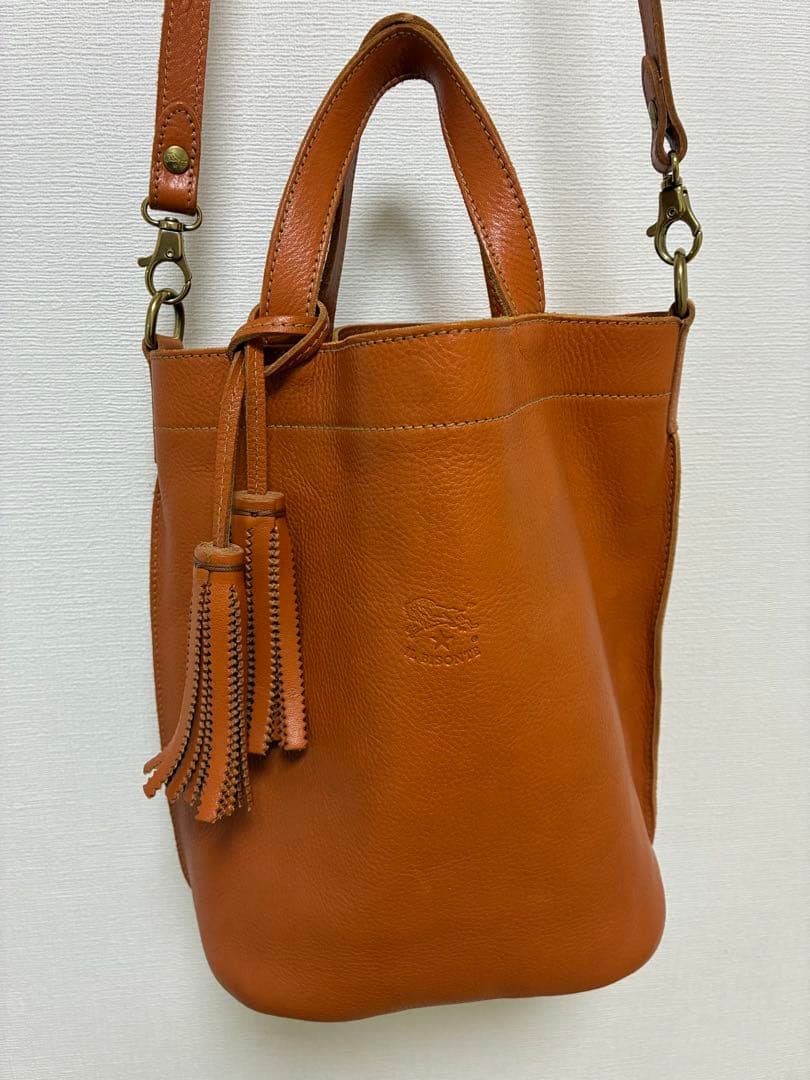 イルビゾンテ ショルダーバッグ　レザー
