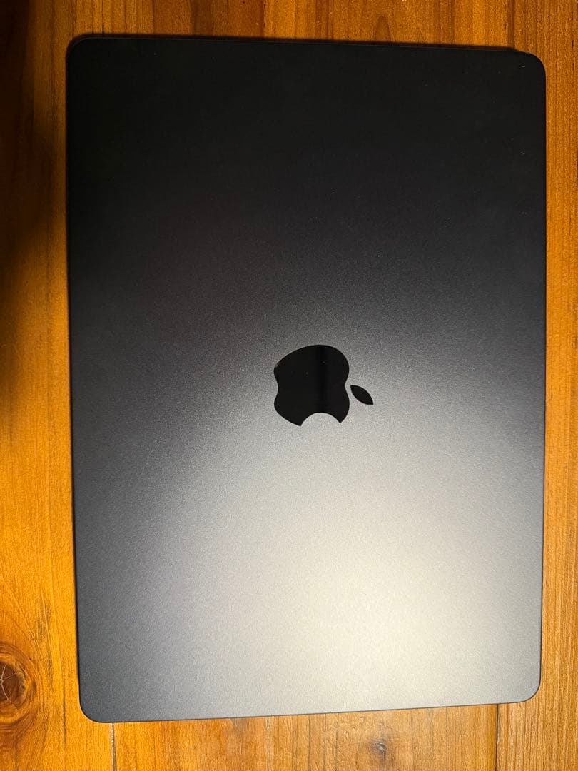 【ほぼ新品】M2 Macbook Air 256GB 8GB