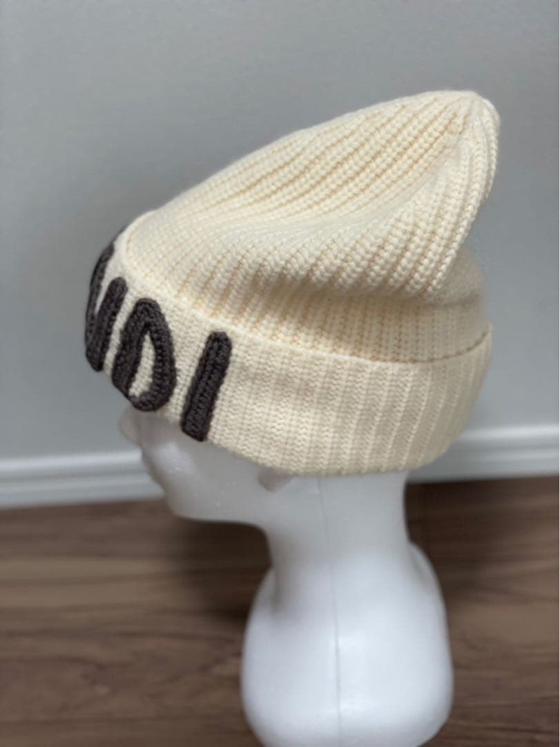 FENDI アイボリー ニット帽