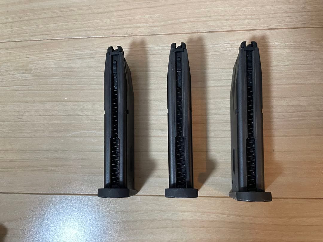 東京マルイ M92F Military Model ガスガン 予備マガジン2個付