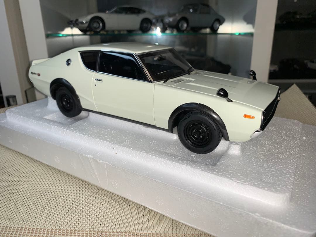 オートアート 1/18 スカイラインGT-R(ホワイト)