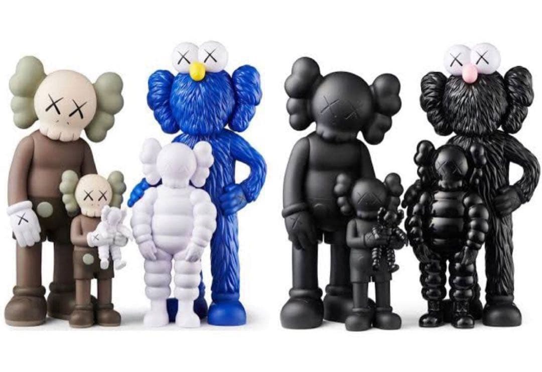 kaws 限定品　フィギュアセット 4体 ブラック ホワイト ブルー　ブラック