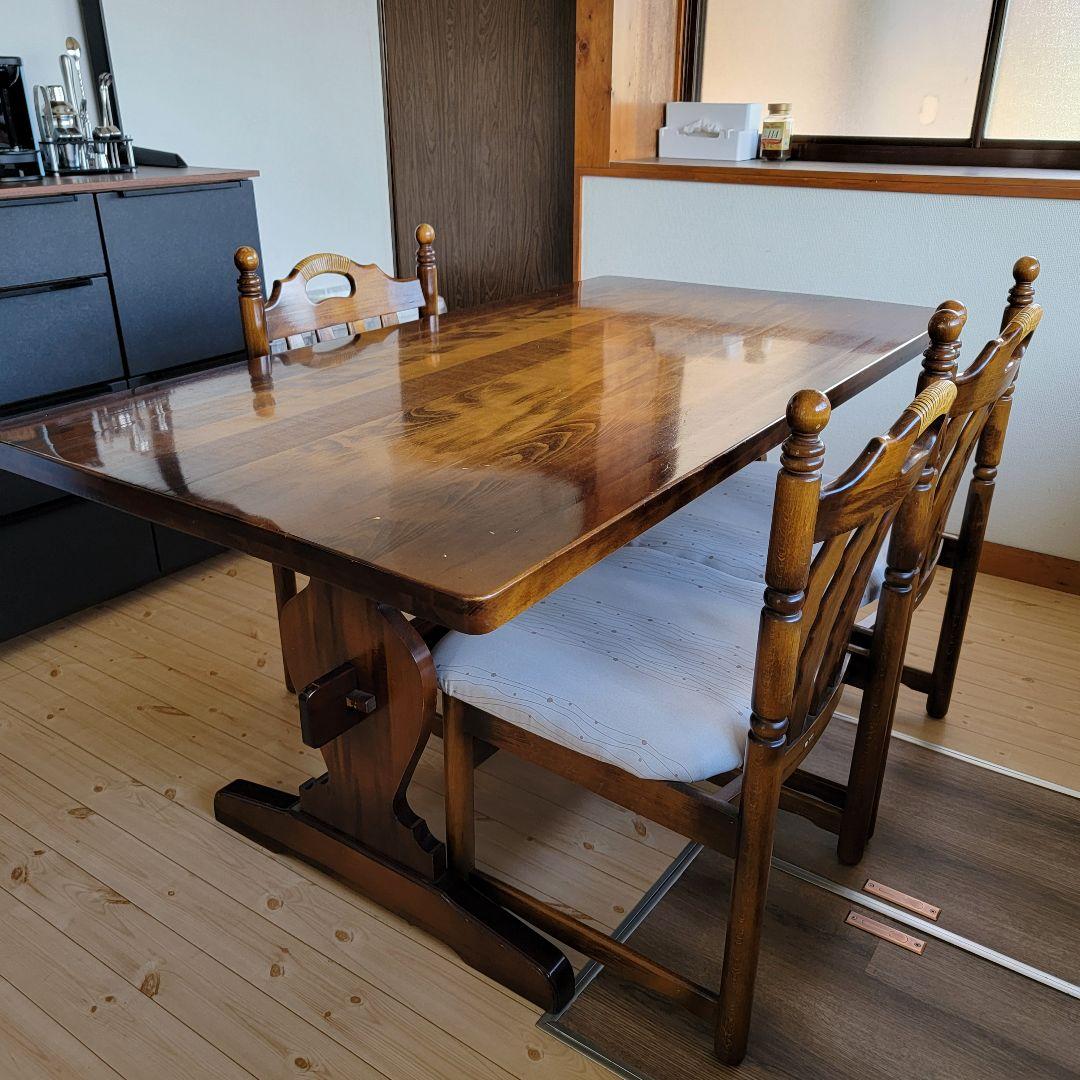 カリモク　ダイニングテーブルセット　椅子3脚